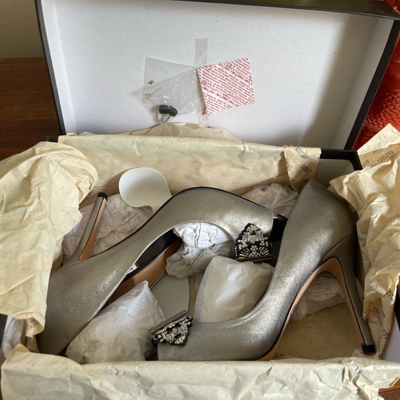 NIB Badgley Mischka “David’s II” Pewter Metallic Peep-toe Pump with Jewels - Picture 7 of 8